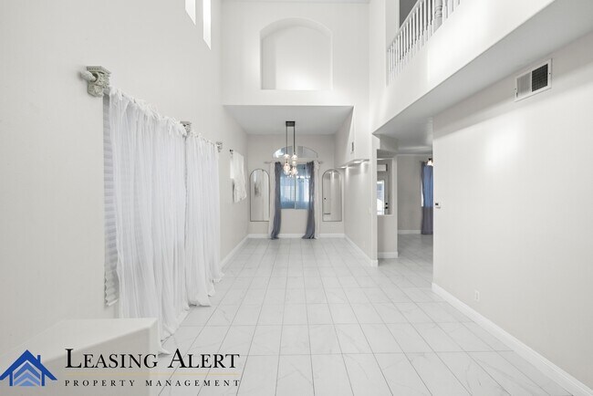 Foto del edificio - 19317 Ackerman Ave