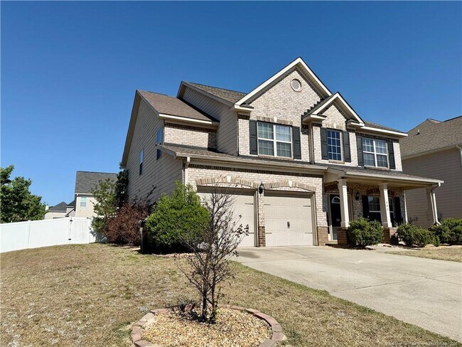 Foto del edificio - 642 Regimental Dr