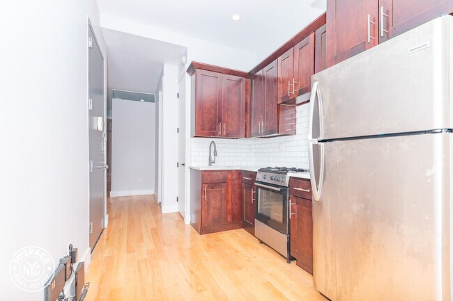 Building Photo - 273 Driggs Ave