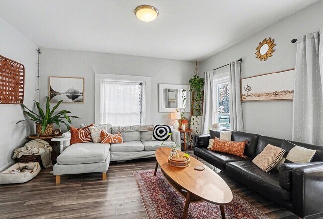 Foto del edificio - 913 Elliott Ave