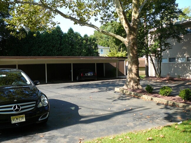 Building Photo - 25 George St