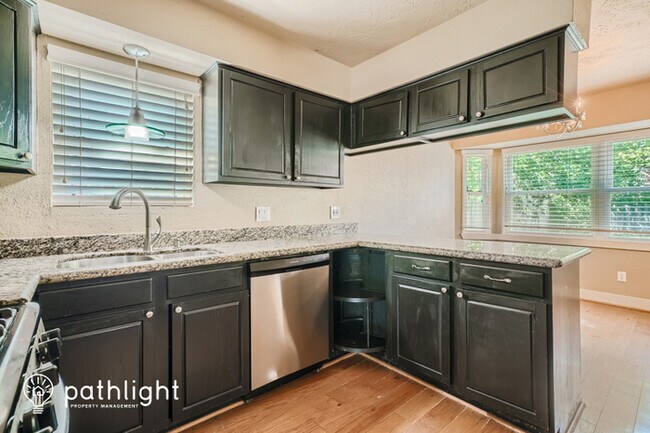 Building Photo - 707 Newport Blvd, League City, TX, 77573