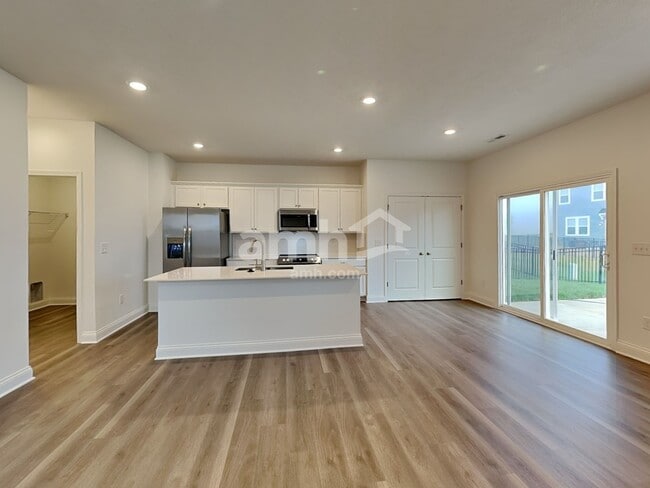 Building Photo - 312 Pne Hl Ct