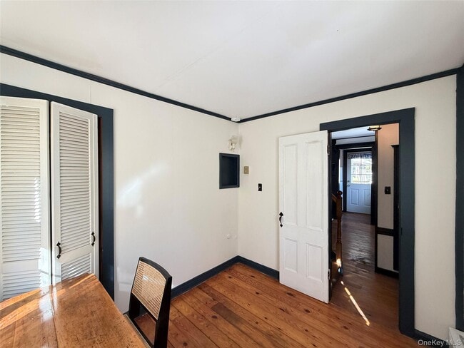 Building Photo - 674 Debruce Rd