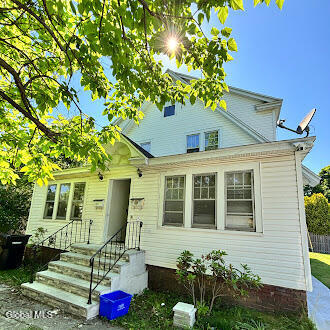 Building Photo - 2121 Burdett Ave