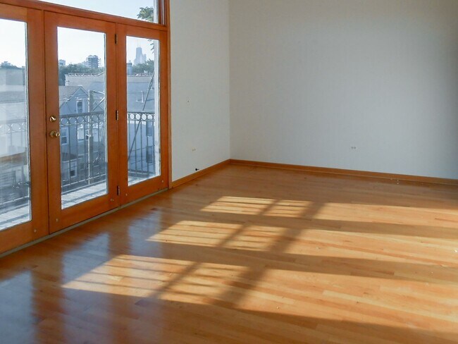 Foto del edificio - 2535 N Southport Ave