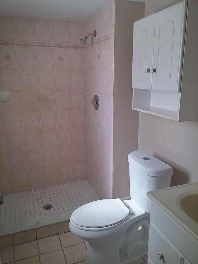 Available Now! 500 Off 1st Month's Rent! House for Rent in