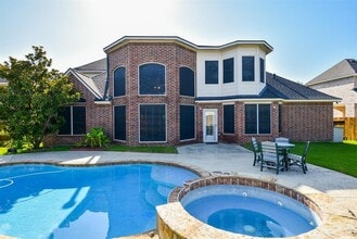 Building Photo - 3911 Trailstone Ln