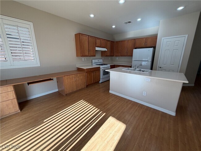 Building Photo - 9233 W Sunny Oven Ct