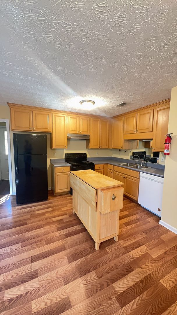 Foto del edificio - 1809 Azalea Dr