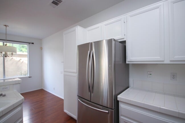 Building Photo - 1100 Rosewalk Way