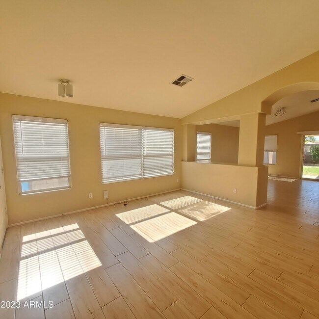 Foto del edificio - 4739 E Desert Wind Dr.