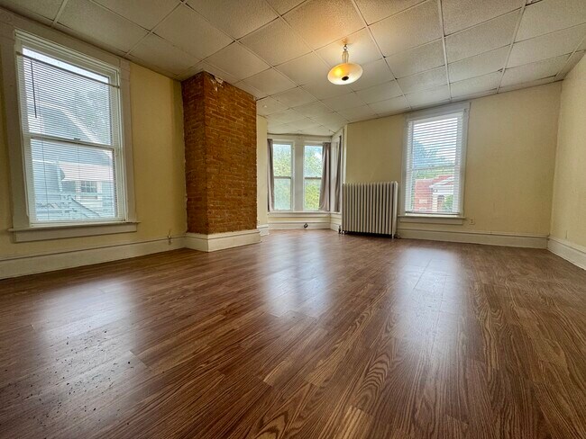 Building Photo - 301 E Burlington Ave