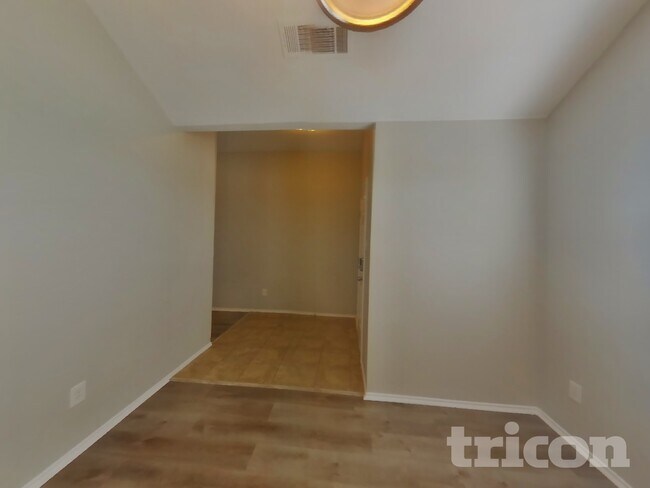 Building Photo - 1409 Mallard Dr