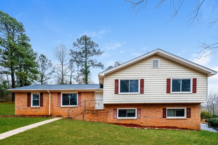 Primary Photo - Adorable 4 Bedroom Home