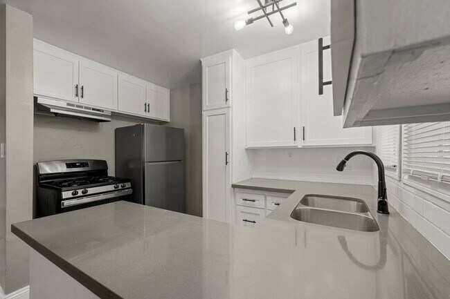 Building Photo - 4024 Gelber Pl