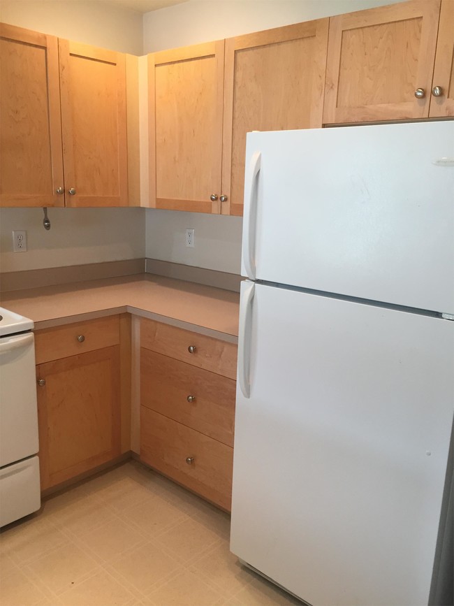 Foto del edificio - 1225 N Oak Harbor St