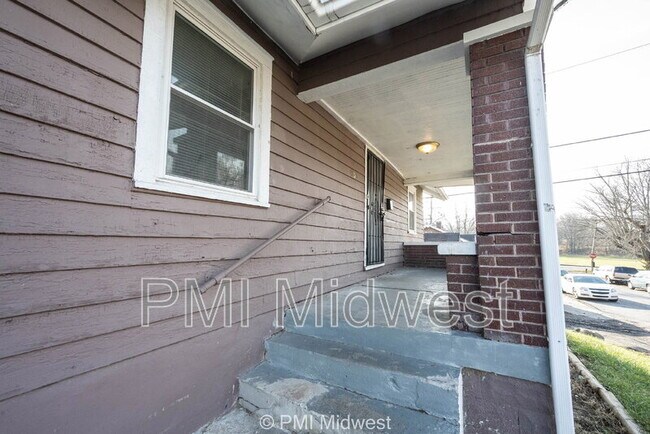 Building Photo - 1521 N Tacoma Ave