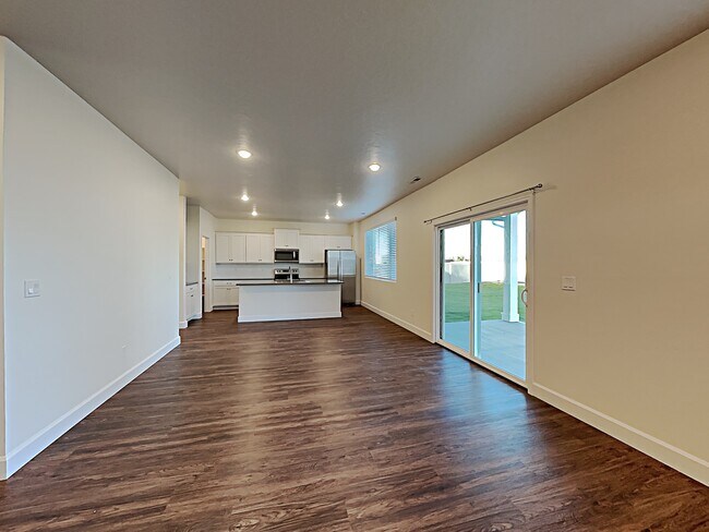 Foto del edificio - 954 N Barkvine Ave