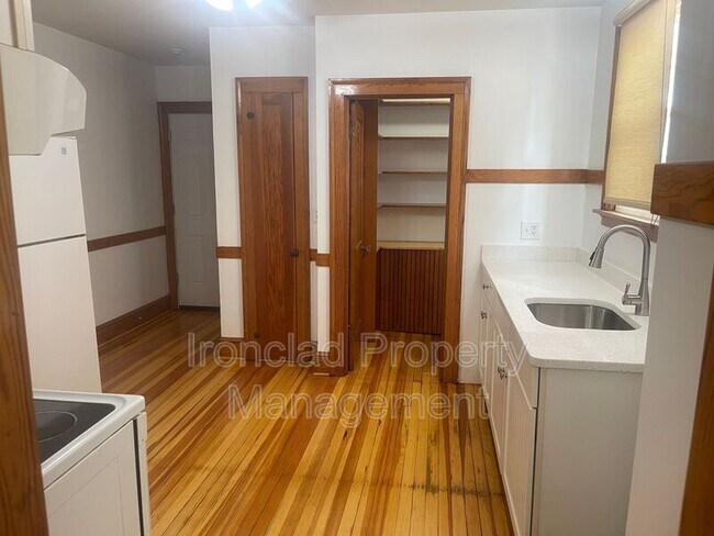 Foto del edificio - 42 S St Ext