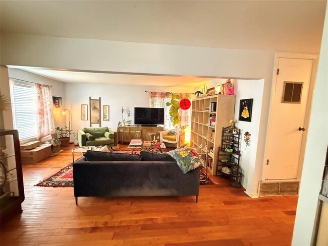 Building Photo - 1205 Fieldcrest Dr