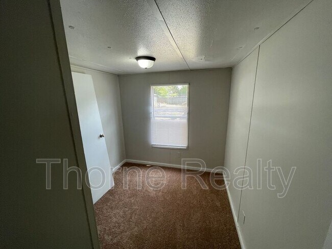 Foto del edificio - 2242 N Main St