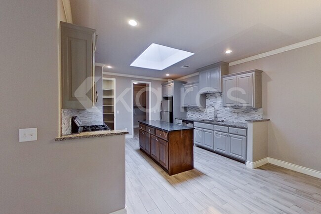 Foto del edificio - 7405 Nick St