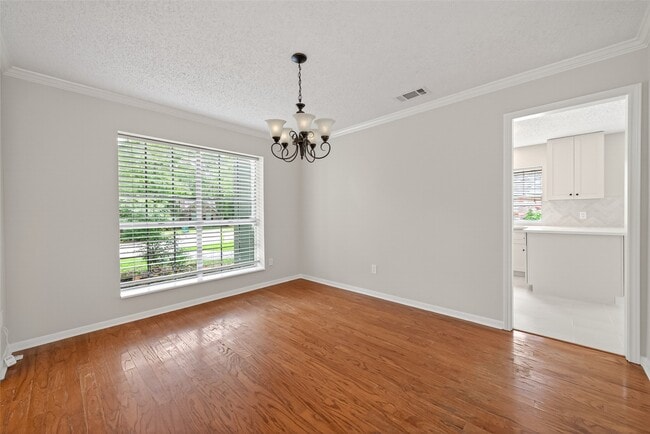 Building Photo - 106 Breezy Point Pl