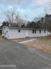 Building Photo - 105 Floyd Ln