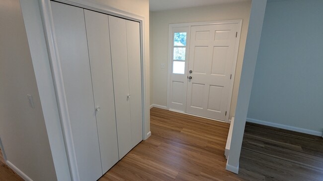 Building Photo - 250 Lovering St
