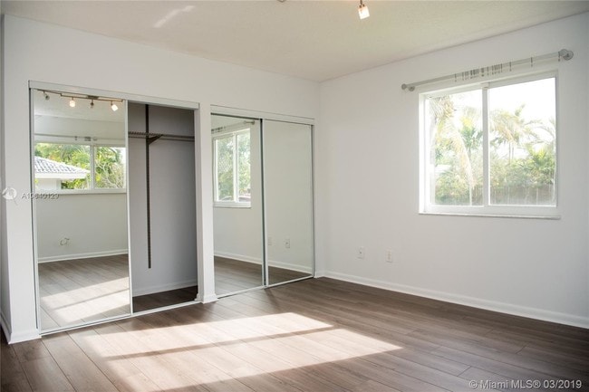 Building Photo - 13720 SW 73rd Ave