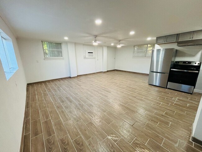 Foto del edificio - 315 E 37th St