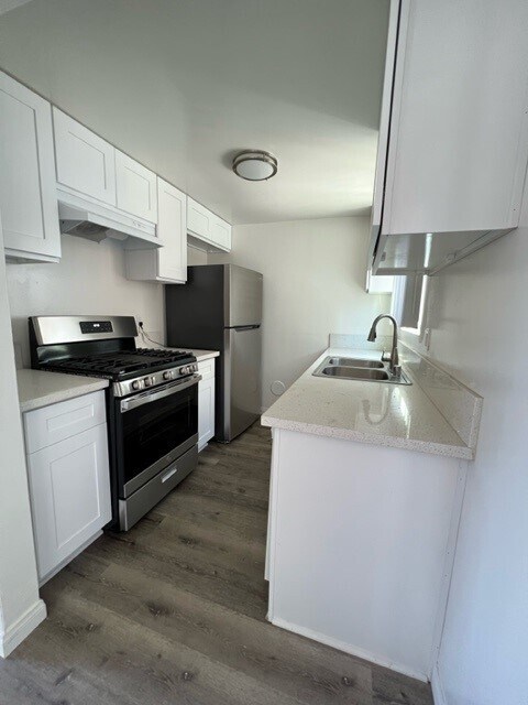 kitchen - 215 S Esplanade St