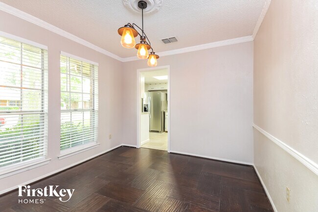 Foto del edificio - 4613 Elderberry Dr