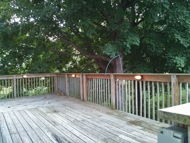 Deck lights - 2865 Maplecrest Rd