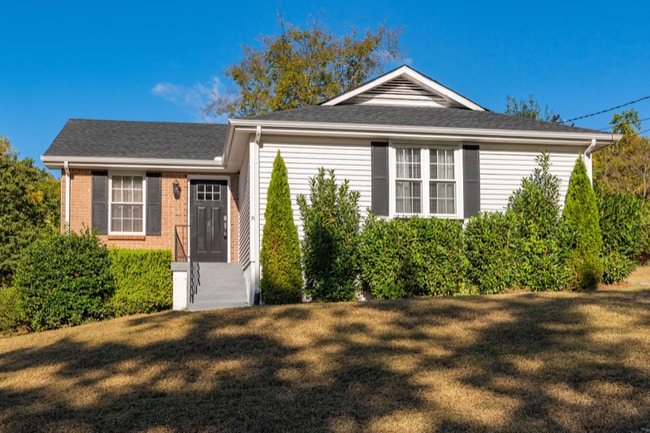 Photo - 633 Debbie Dr House