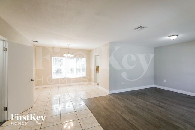 Foto del edificio - 810 NW 186th Dr