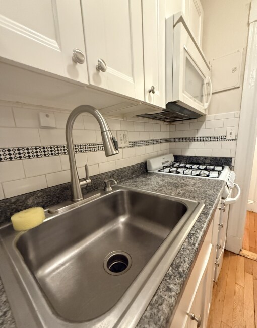 Foto del edificio - 394 Riverway