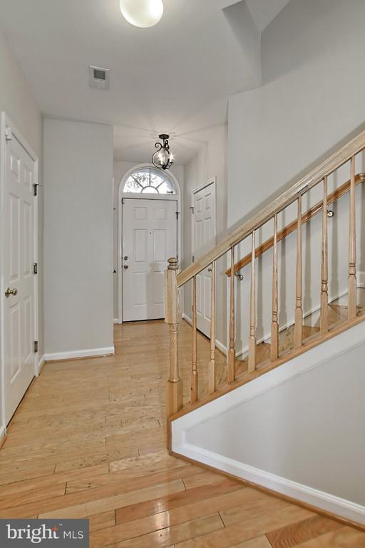 Building Photo - 5054 Grimm Dr