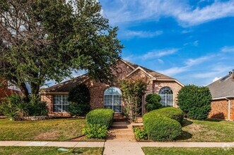 Building Photo - 10608 Robincreek Ln