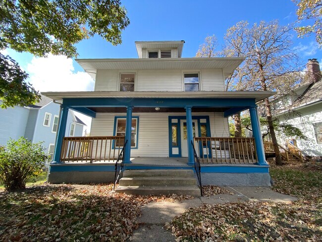 Foto del edificio - 1622 E 8th St