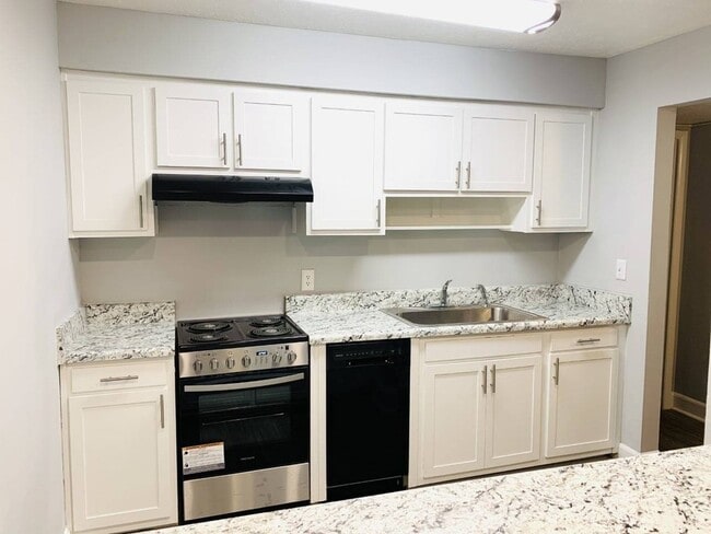 Heritage Place- Newly renovated kitchen - Heritage Place Apartments