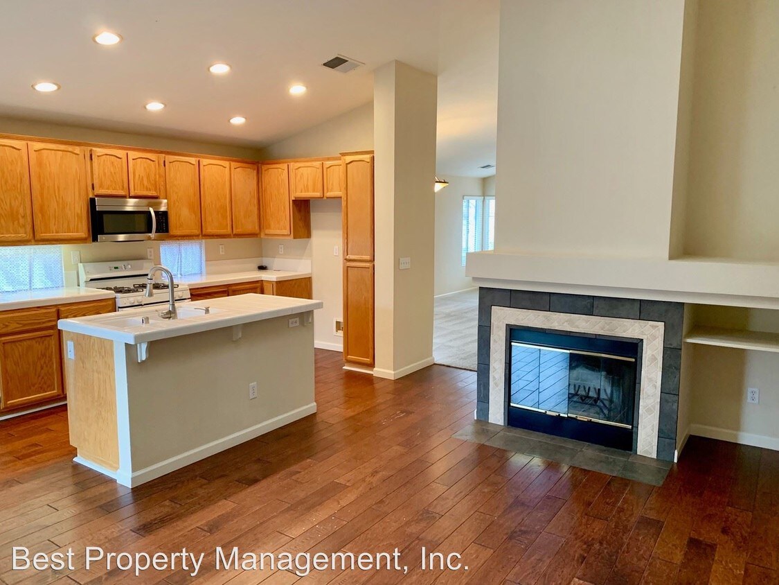 Primary Photo - 3 br, 2 bath House - 432 Apple Hill Drive