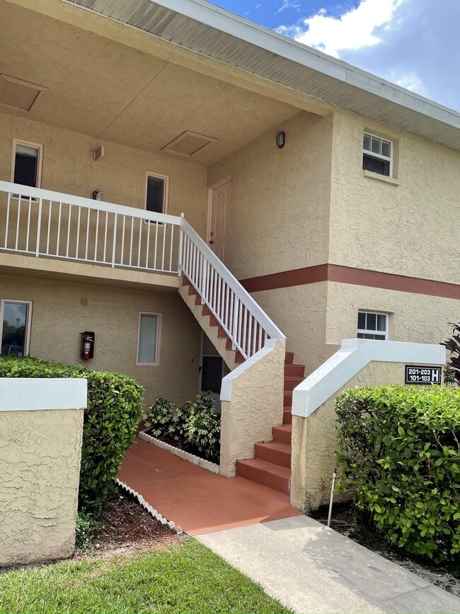 1538 SE Royal Green Cir Unit H101, Port Saint Lucie, FL 34952 Condo