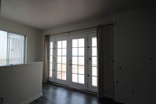 Building Photo - 5864-5864 Mildred St