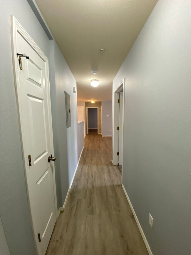Foto del edificio - 1040 S Clifton Ave