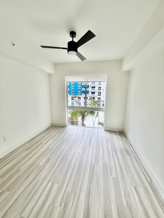 Photo - 18631 NE 25th Pl Apartment