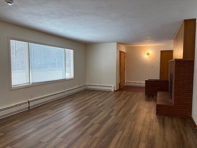 Foto del edificio - Large house west of Reserve Street