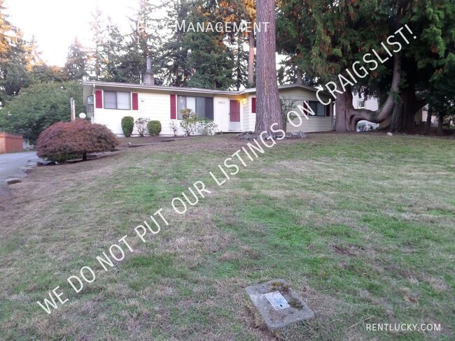 Building Photo - Wonderful & Updated 3-Bedroom Rambler in G...