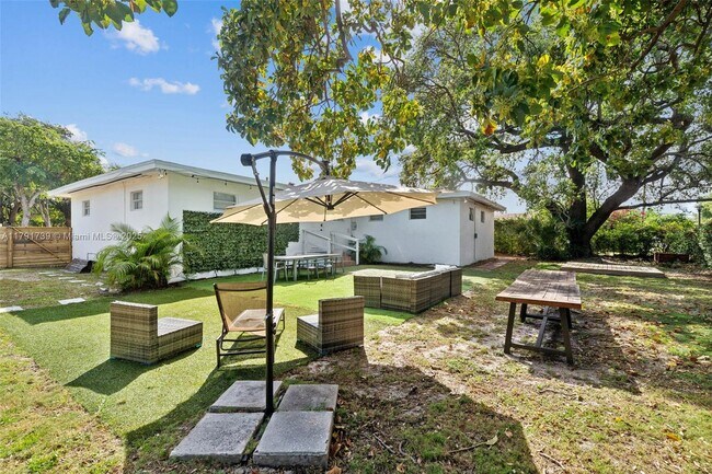 Foto del edificio - 1275 NW 50th St